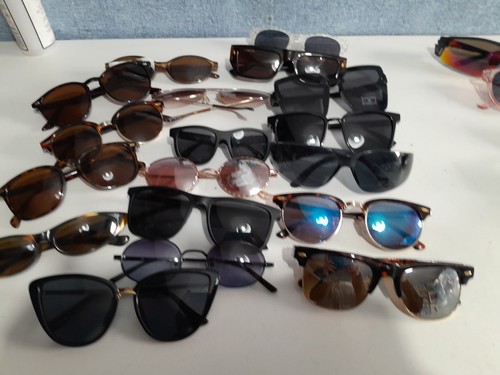 Joblot sunglasses x18 mixed - of,