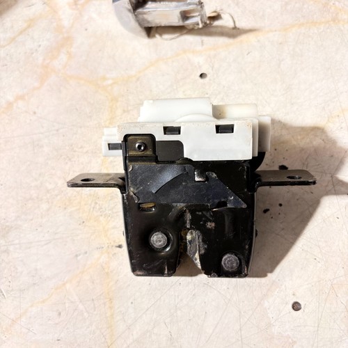 Tailgate boot lock for renault - tailgate,