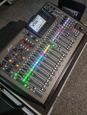 Behringer X32 Full size