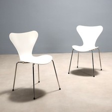 Fritz Hansen Serie 7 Chairs