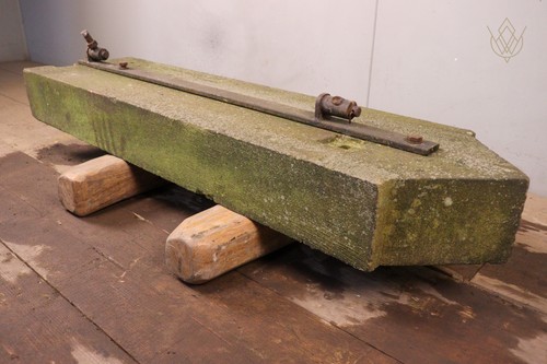 19th century pointed stone - 19th,