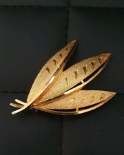 Vintage  Gold Tone Leaf Brooch