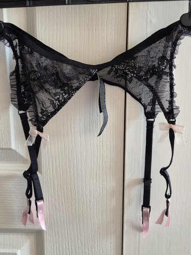 Suspender belt - suspender,