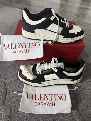 Valentino garavani one stud - garavani,