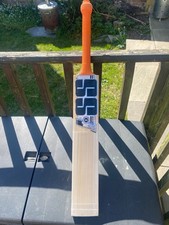 Cricket bat