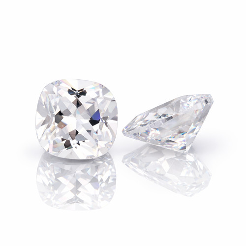 White colourless cushion cut - white/colourless,