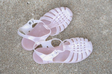 RARE Vintage Barbie Sarra Zienne rubber jelly bean beach sandals pink 8.5 France