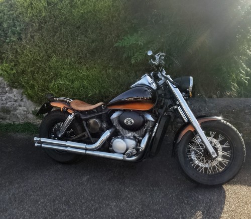 1999 black honda shadow - 1999,