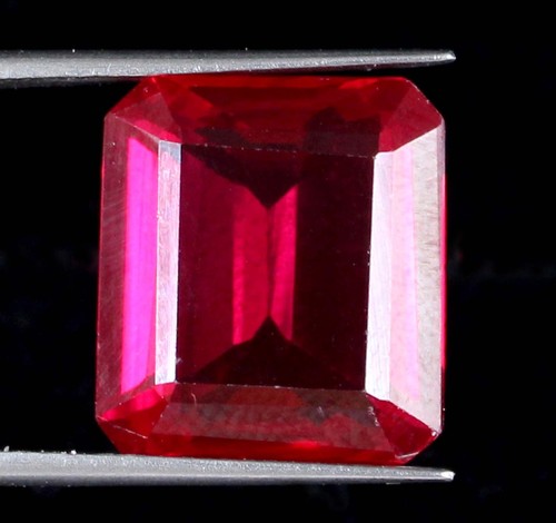 Beryl bixbite red - beryl, emerald