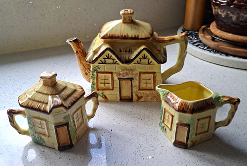 Vintage cottage ware - vintage,