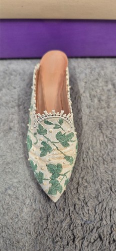 Just the right shoe - the,