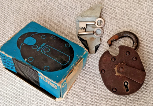 Chubb grey heavy padlock - 1k-21,
