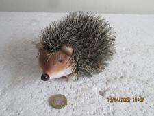 POTTERY  HEDGEHOG  ORNAMENT    see des.