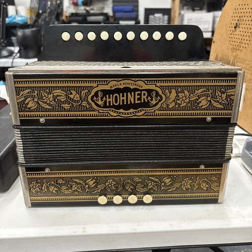 Hohner vienna row bass - vienna, 4-bass
