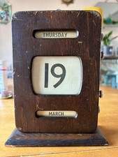 Vintage wooden perpetual desk
