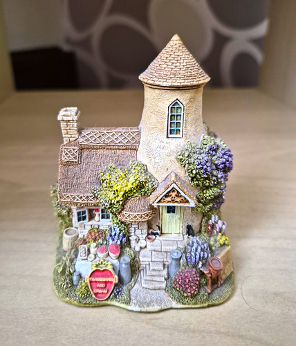 Lilliput lane gold top cottage - gold,