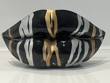 Drip Paint Art Gold Black Lips