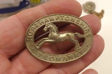 MILITARY CAP BADGE NORTHAMPTONSHIRE YEOMANRY 4.75CMS X 3.5CMS (502)