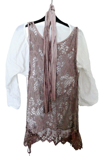 Loose white shirt with taupe