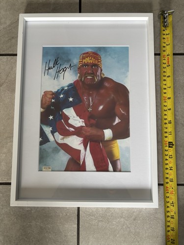 Hulk hogan signed photo coa - signed,