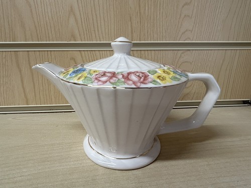 Sadler teapot decorated with - decorated,