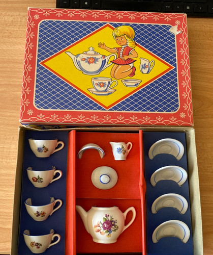 Vintage childrens tea set - tea,