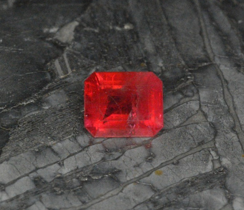 Red beryl emerald - beryl,,