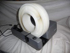 Slide projector LIESEGANG TV + carousel tray, cabled remote 'play slides thru TV