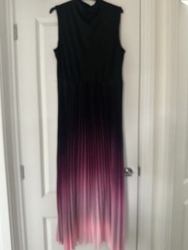 Bnwot black pink ombre pleated - pink,
