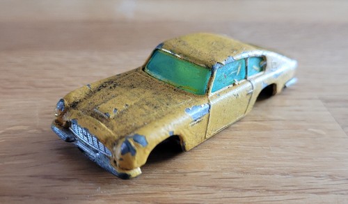 Corgi rockets 901 aston - corgi, no.