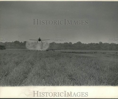 1972 press photo crop - crop, duster