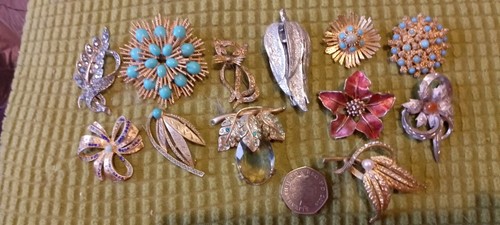 Vintage brooch lot all - lot,