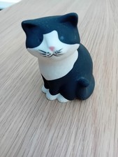 Highbank Porcelain small B&W Cat Ornament/Figurine Lochgilphead Scotland Unboxed