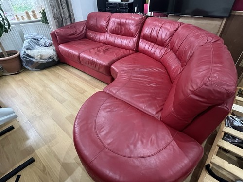 Red pure leather sofa shaped - red,