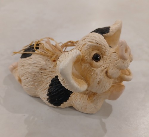 Adorabe pig figures by - pig,