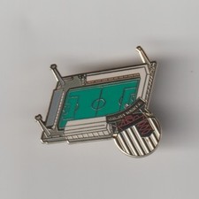 GRIMSBY TOWN F.C. Club Crest & Ground Enamel Badge FREE POST UK