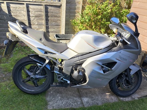 Triumph sprint 1050 - triumph,