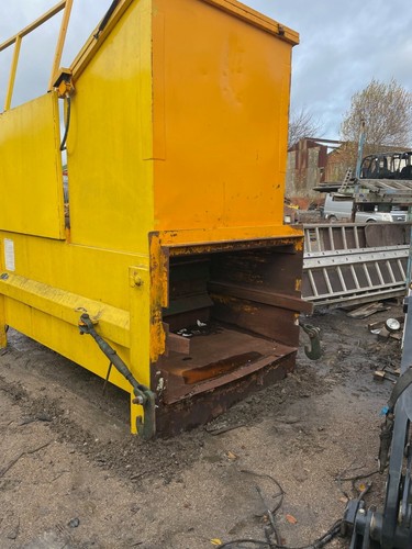 Waste recycling compactor with - compactor,