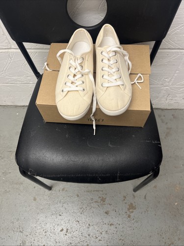 Wide fit canvas lace - wide,