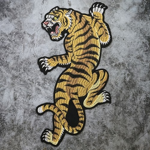 Large crawling tiger - large,