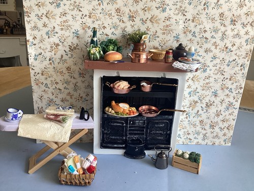 Dolls house scale - house,
