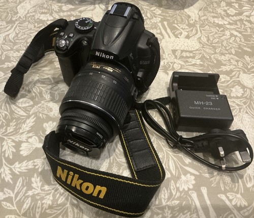 Nikon d5000 3mp dslr - 12.3mp, black