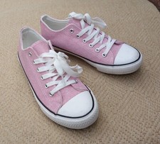 Claudia Ghizzani pink sparkly