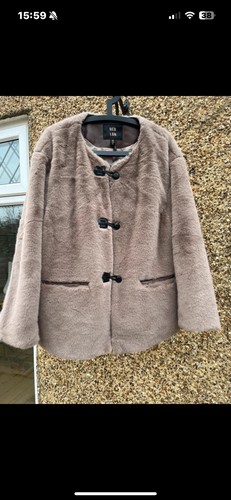 Qed ldn bnwt faux - bnwt, xl