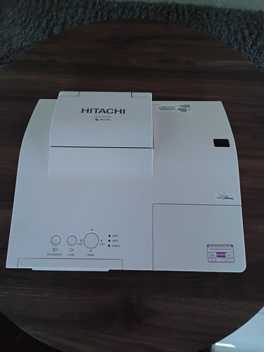Hitachi a222wn 3lcd xga - hitachi,