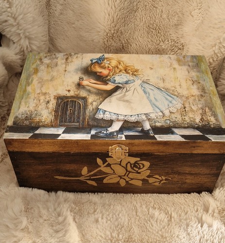 Alice wonderland - alice, in