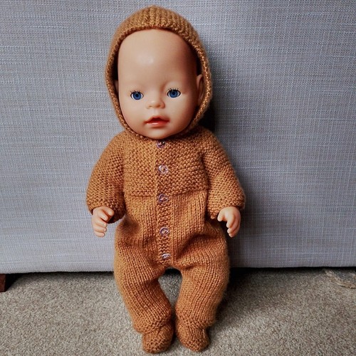 Hand knitted brown - brown, born