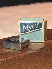 DAYMARK MYATT Mini LADIES POCKET SAFETY RAZOR IN TRAVELING MINIATURE CARRY CASE