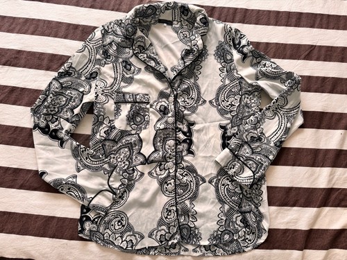 Black and white paisley print - and,