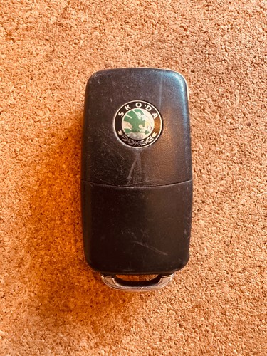 Skoda button remote flip key - 3,